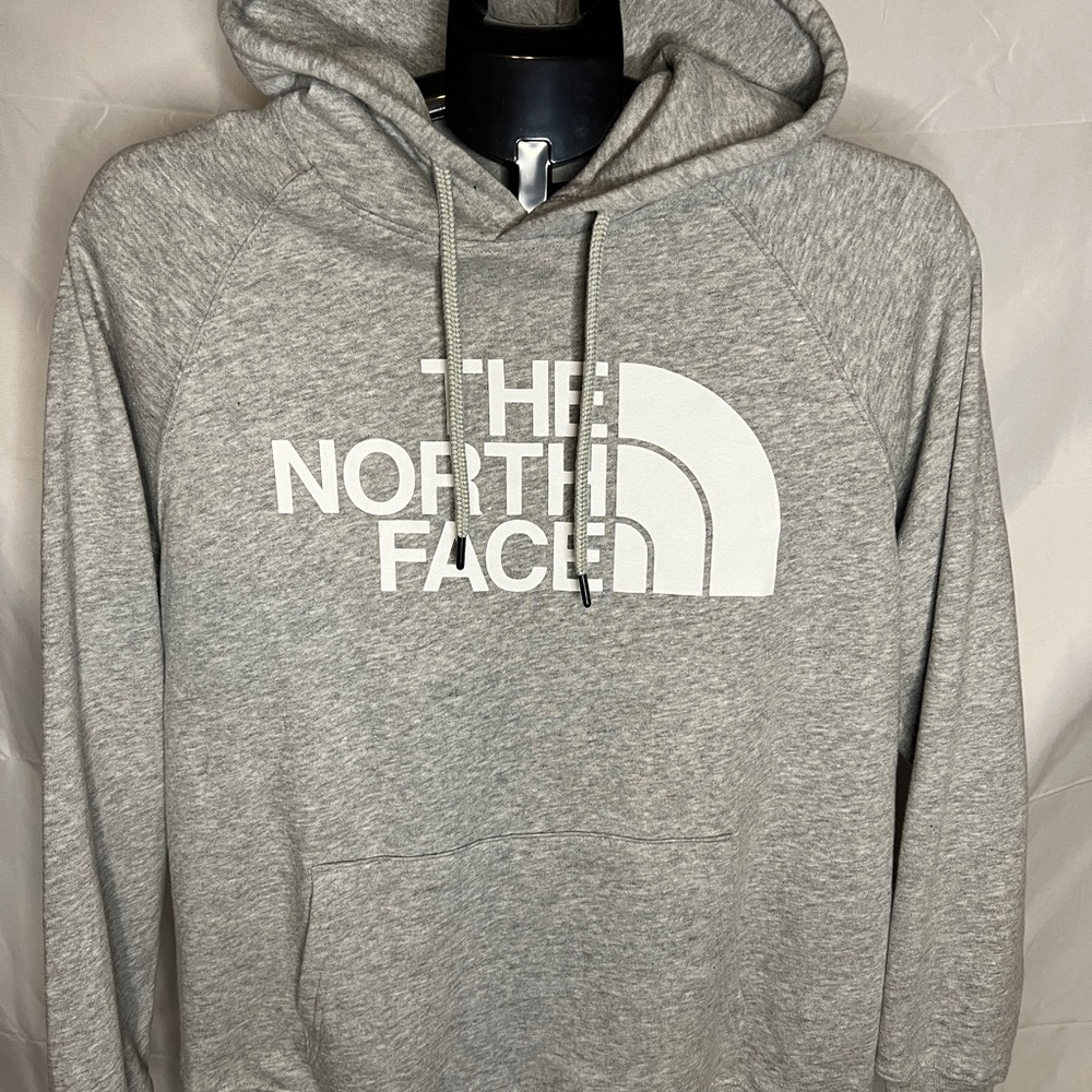 The North Face Light Gray Hoodie | Women’s Medium